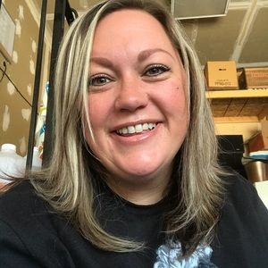 Meet your Posher, Alyson